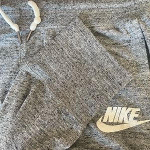 Nike heather grey cropped capris joggers sweatpants
